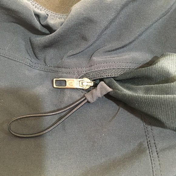 LULULEMON Athletica Mens T.H.E. Short Linerless 9” Navy Blue & Black. Size Small - Picture 10 of 16